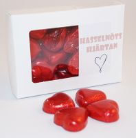 Produktbild för Hasselnötshjärtan i vit ask utan tryck C