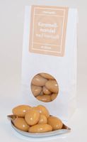 Produktbild f&ouml;r Karamellmandel med havssalt vit p&aring;se med f&ouml;nster