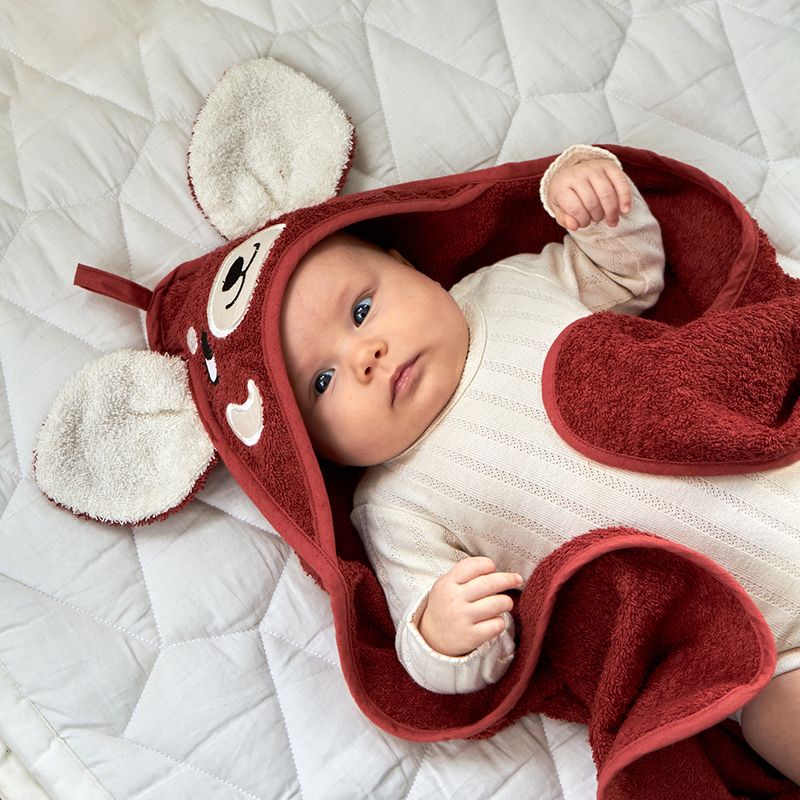 Hooded Towel - RED PANDA, red