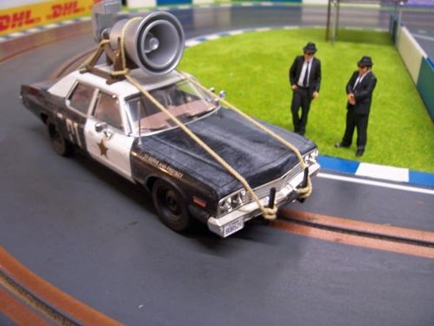 C4322 Scalextric Blues Brothers Dodge Monaco - Bluesmobile 1:32 Film and Television