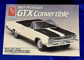1969 Plymouth GTX Convertible Plastbyggsats 1/25 AMT