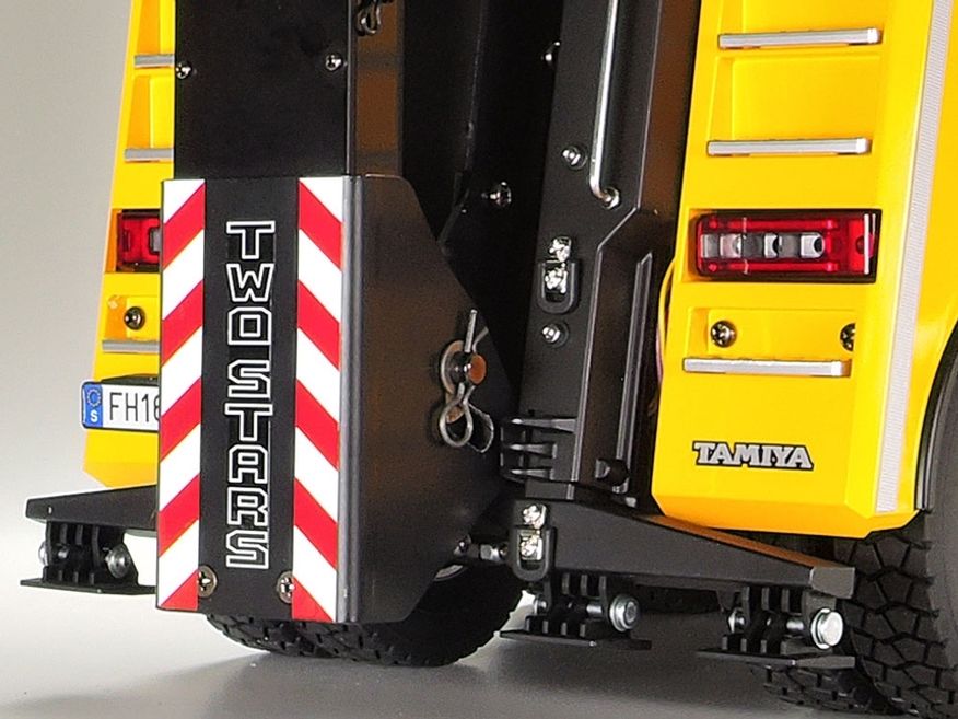 TAMIYA 1/14 VOLVO FH16 8X4 TOW TRUCK GLOBETROTTER 750