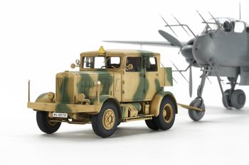 Tamiya 1/48 GERMAN HEAVY TRACTOR SS-100