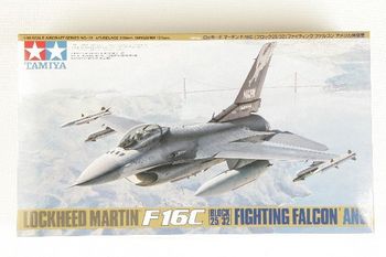 Tamiya 1/48 F-16C (BLOCK 25/32)
