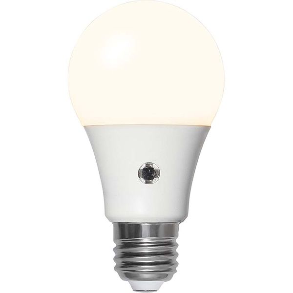 LED Lampa Normal Illumination med ljussensor 5,2W E27 Opal