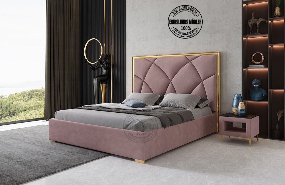 Helen s&auml;ngram i bleklila sammet med guld ben