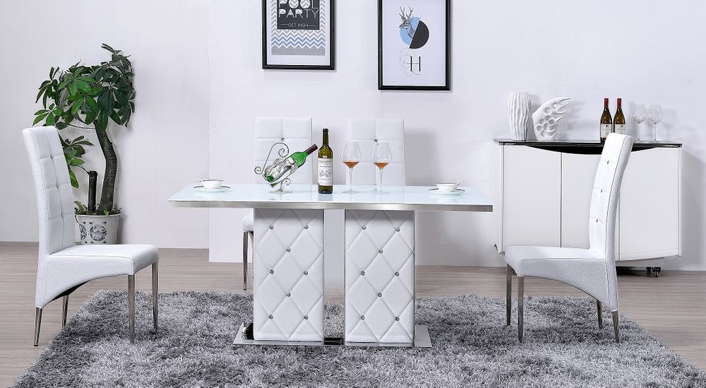 Art.721 Matbord med stolar i vit färg 