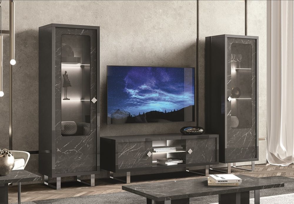 Sky  tv-bänk i svart-grå färg med 2 st vitriner. 