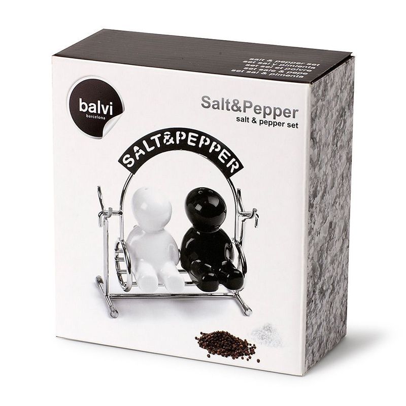 Salt och Pepparkar p&aring; en hammock