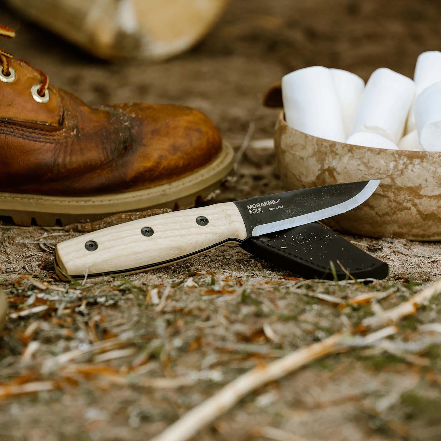 Morakniv – Finn BlackBlade Ash Wood