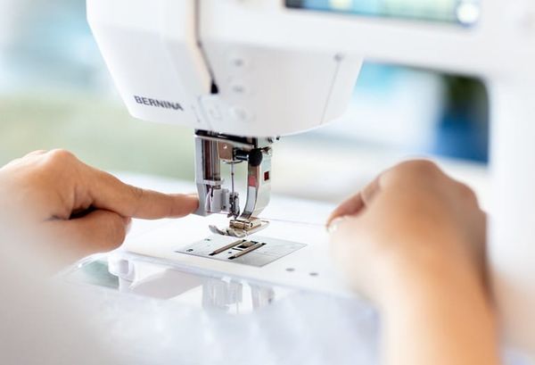 B325 symaskin | Bernina