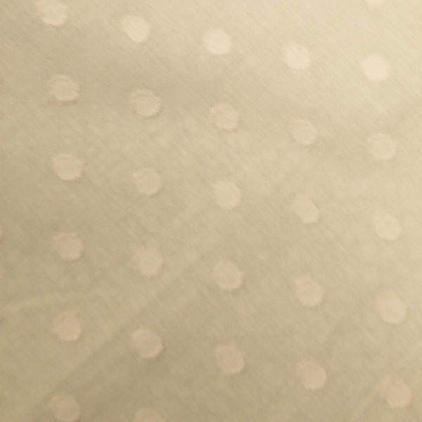 M&ouml;rkl&auml;ggning sl&auml;t praline