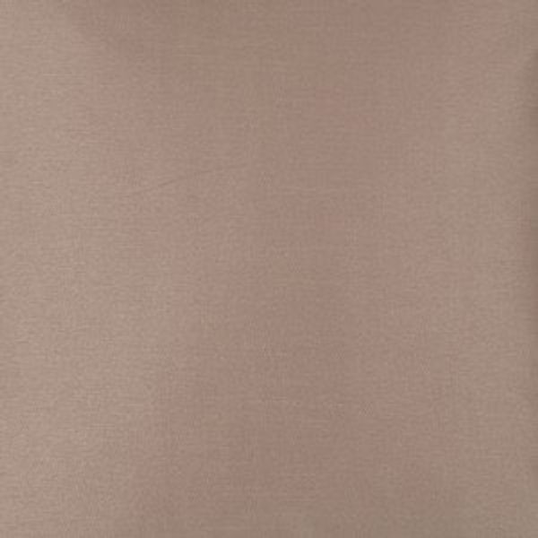 N&auml;rbild p&aring; beige taft med l&auml;tt glans och subtil struktur, fr&aring;n artikeln Saga Beige &ndash; Taft.