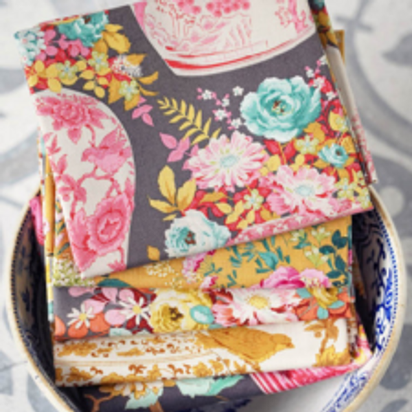 Whimsyflower Grey &ndash; Tilda Fabrics/ Chic Escape, K&ouml;p hos Gittes