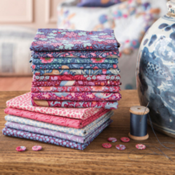 Squirreldream Hibiscus &ndash; Tilda Fabrics/ Hibernation, Hos Gittes