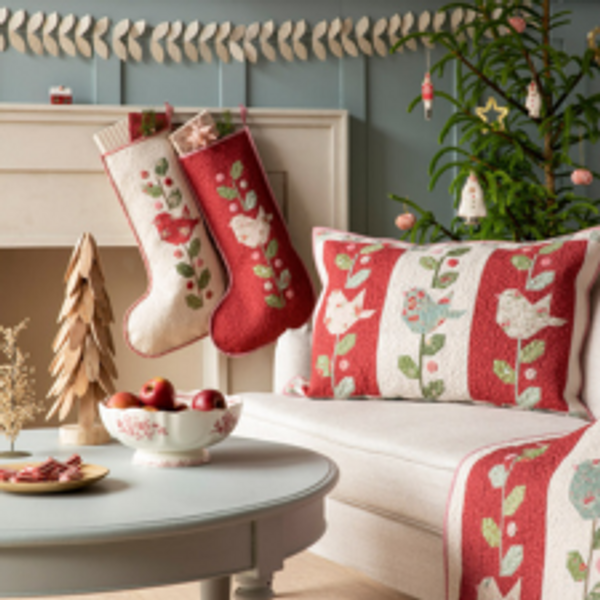 Carol Burgundy &ndash; Tilda ur Merry Little Christmas