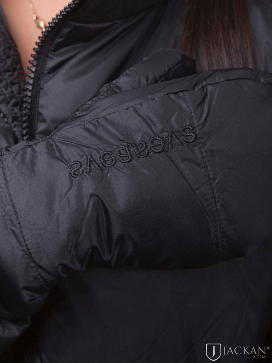 Elina Jacket in schwarz von Svea | Jackan.com