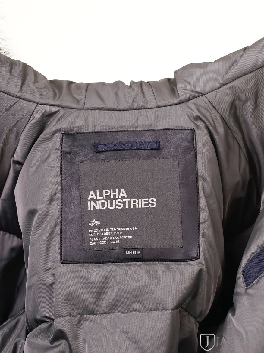 Polar Jacket i blau von Alpha Industries | Jackan.com