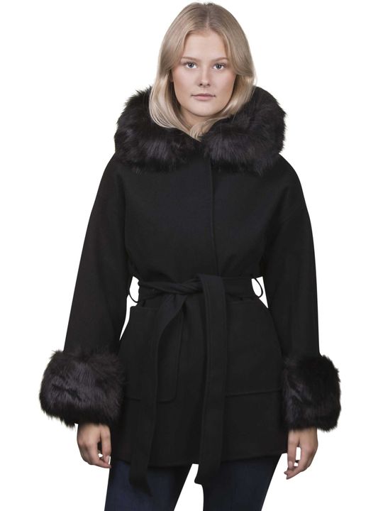 Kate kappa i svart med svart fuskpäls från Hollies | Jackan.com