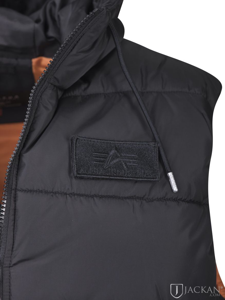 Hooded Puffer Vest i svart från Alpha Industries | Jackan.com
