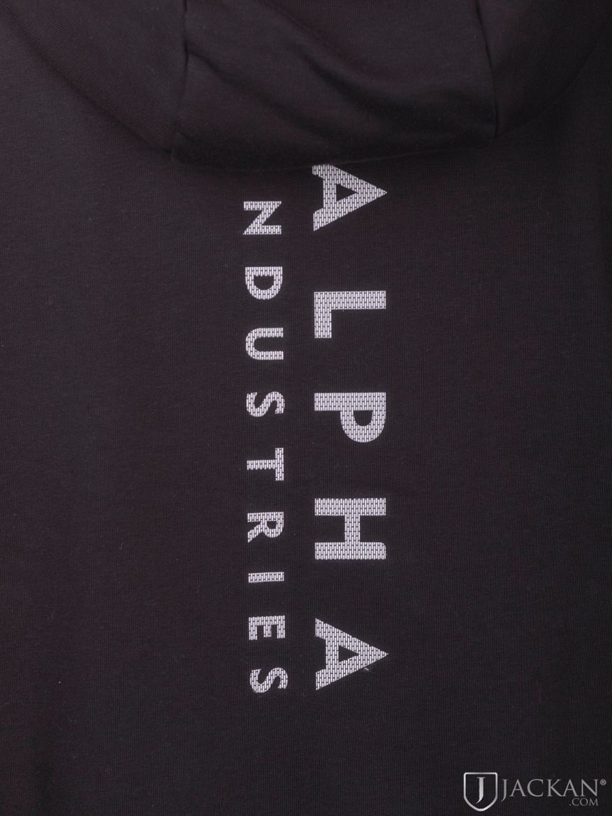 R Print Hoody i svart från Alpha Industries | Jackan.com
