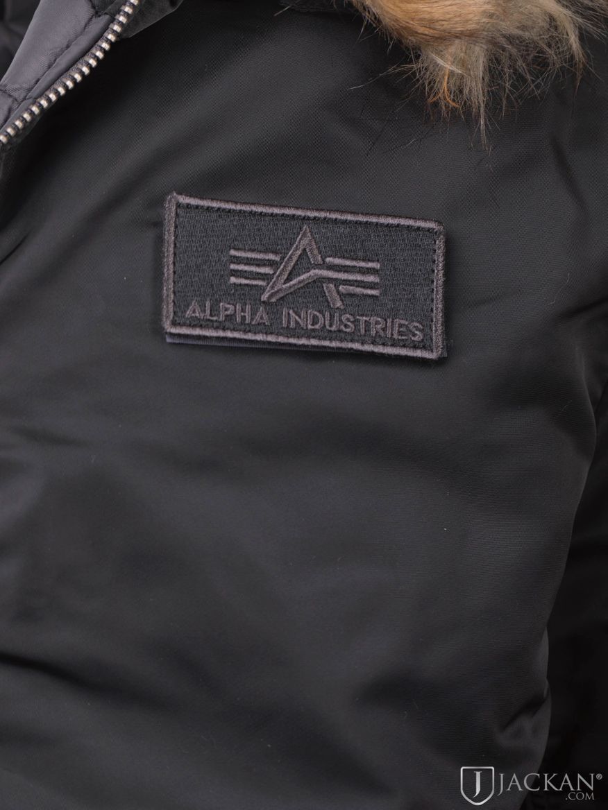 MA-1 HOODED CW i svart från Alpha Industries | Jackan.com
