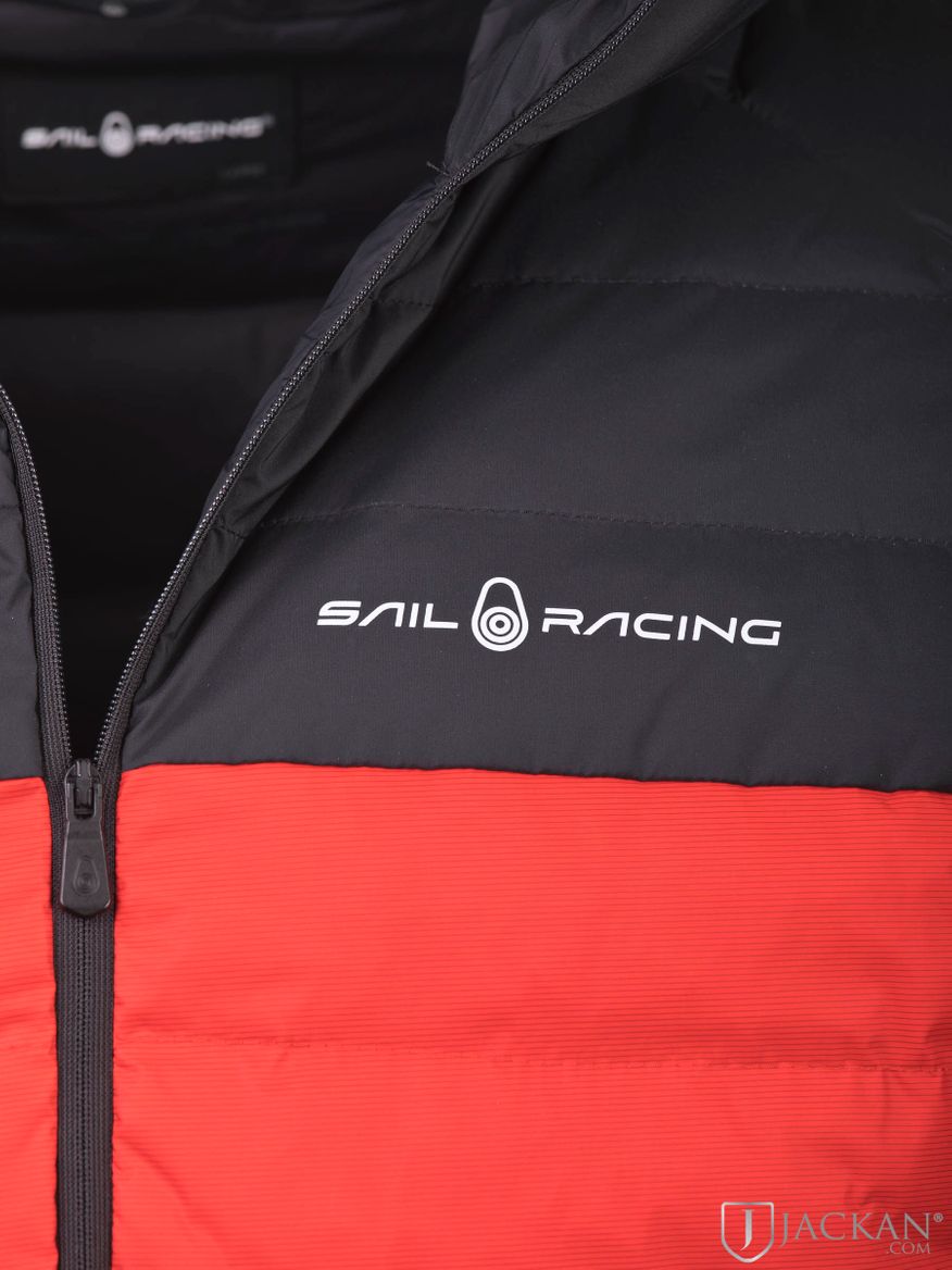 Spray Down Hood i rött från Sail Racing | Jackan.com