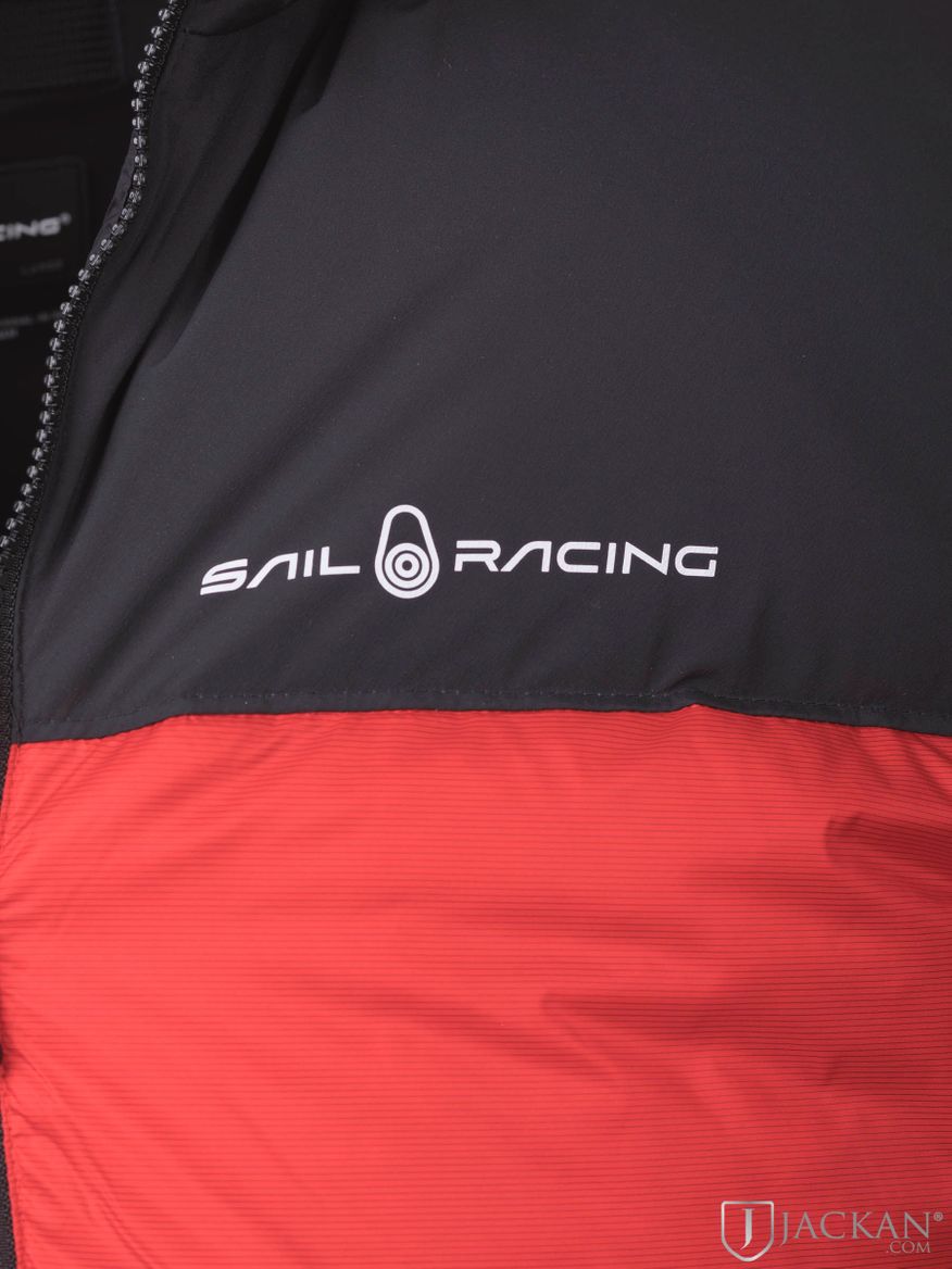 Spray Down Jacket i svart från Sail Racing | Jackan.com