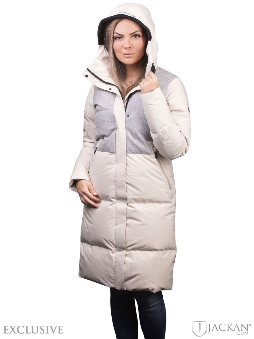 W Race Down Parka i beige från Sail Racing | Jackan.com