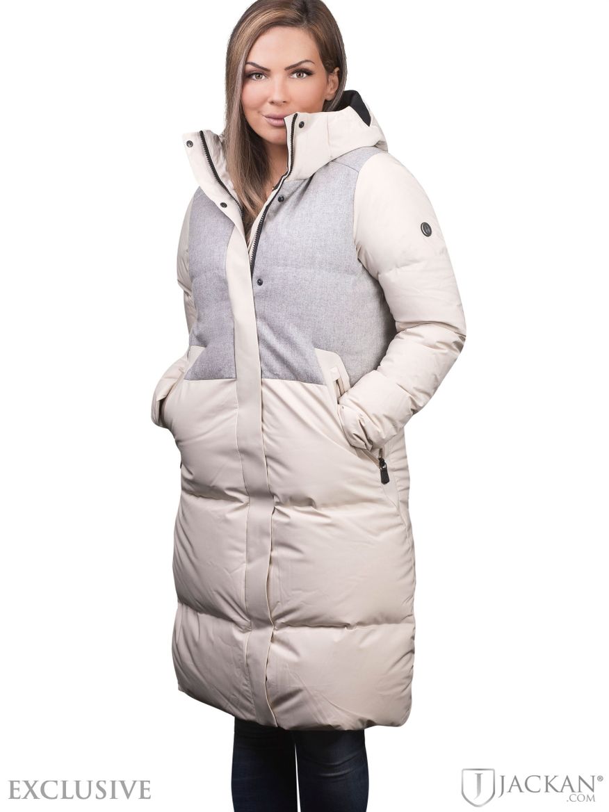 W Race Down Parka i beige från Sail Racing | Jackan.com