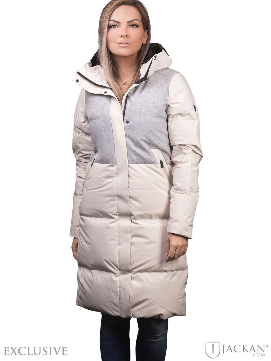 W Race Down Parka i beige från Sail Racing | Jackan.com