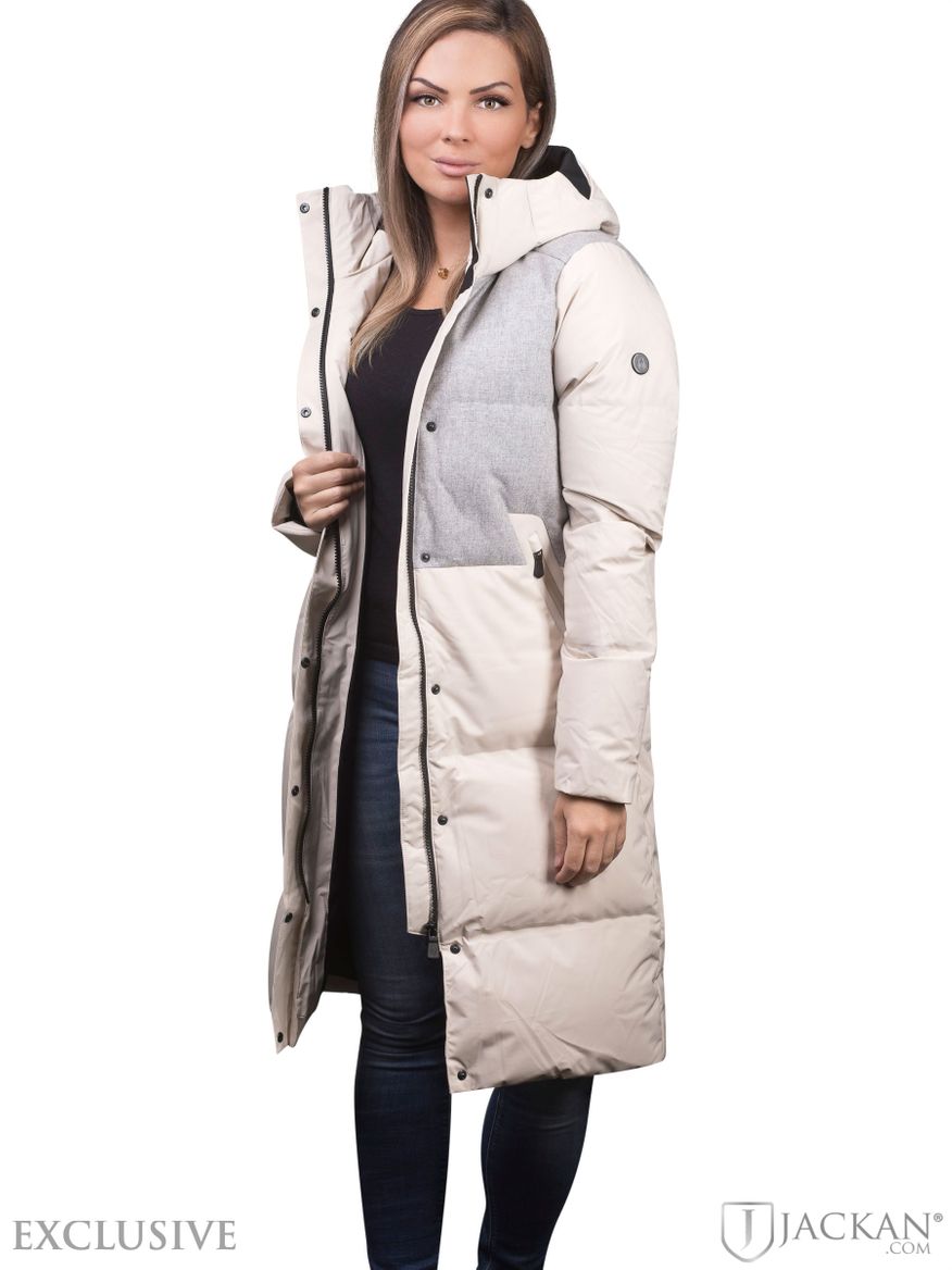 W Race Down Parka i beige från Sail Racing | Jackan.com