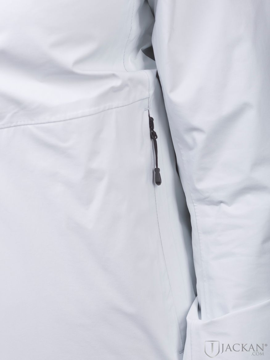W Spray Gore tex Jacket i vit från Sail racing | Jackan.com
