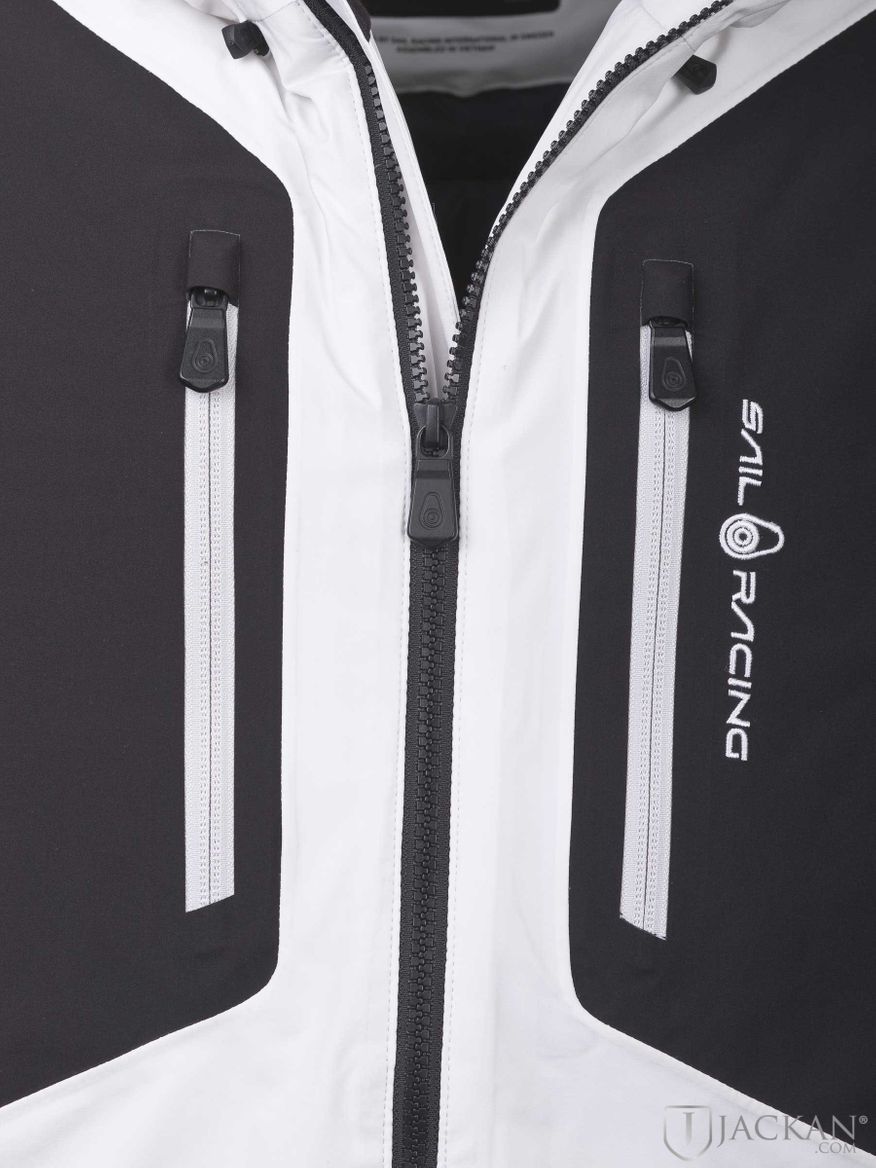 Patrol Jacket i vit från Sail Racing | Jackan.com