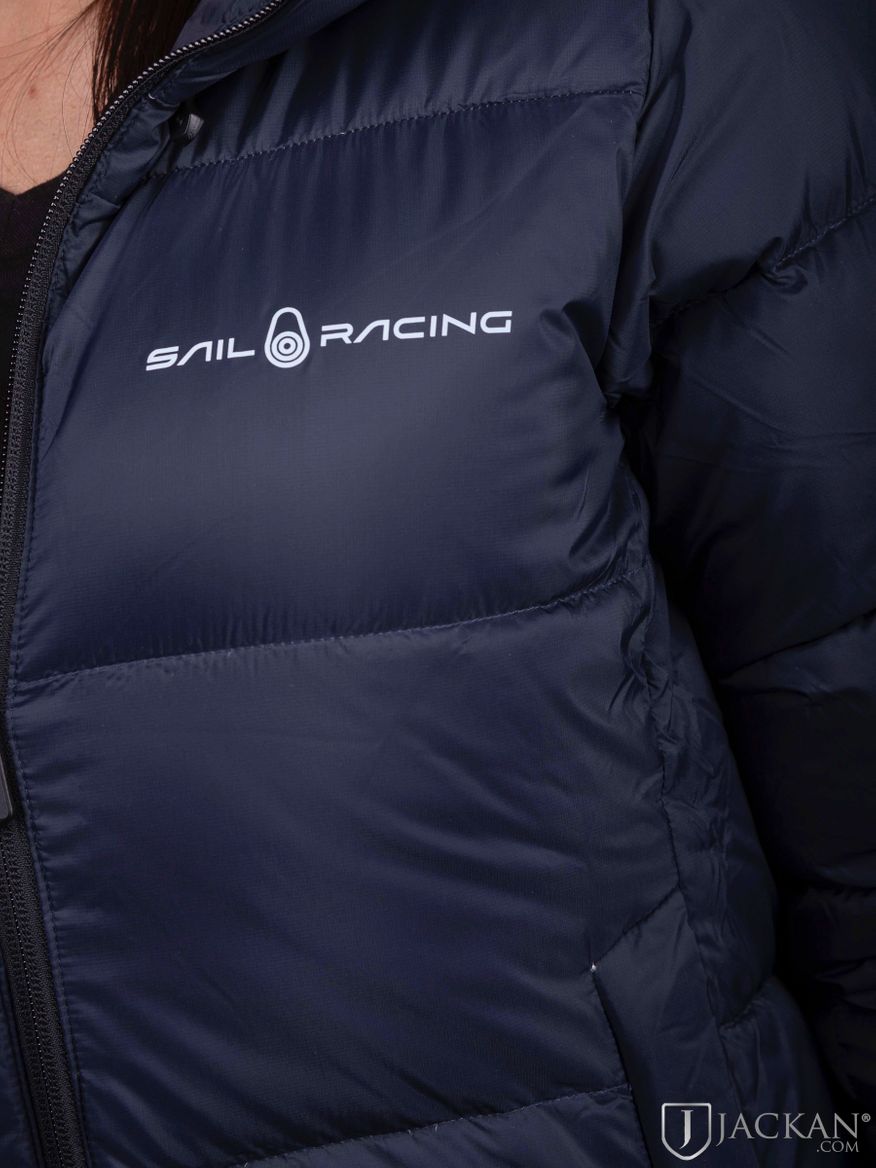 W Cloud Down Hood jacket i blått från Sail Racing | Jackan.com