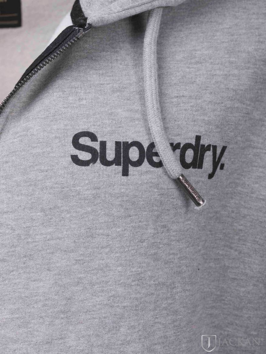 Military Graphic Zip Hood i grått från Superdry | Jackan.com