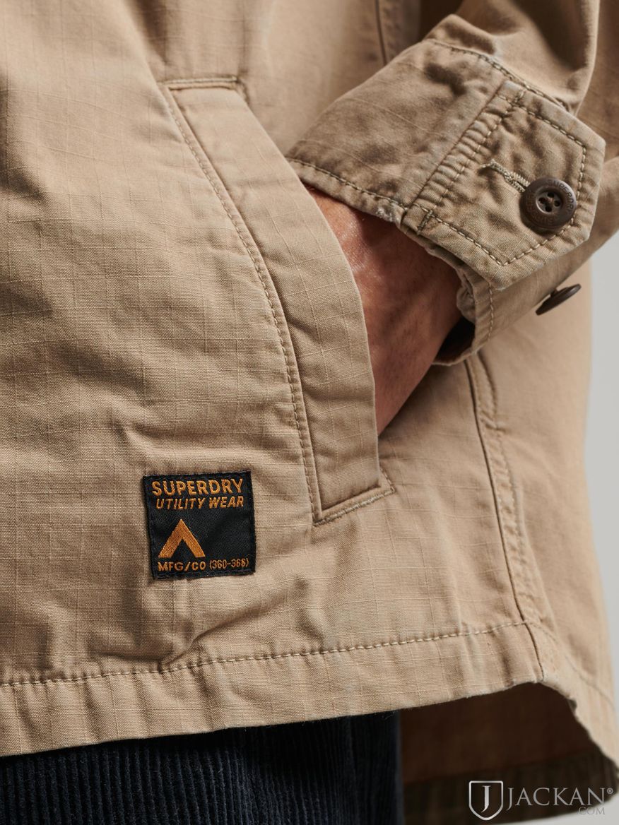 Vintage Combat Overshirt i beige från Superdry | Jackan.com