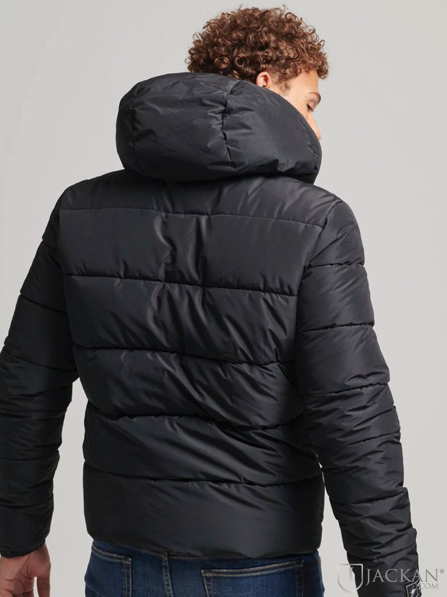 Hooded Sports Puffer Jacket i svart från Superdry | Jackan.com