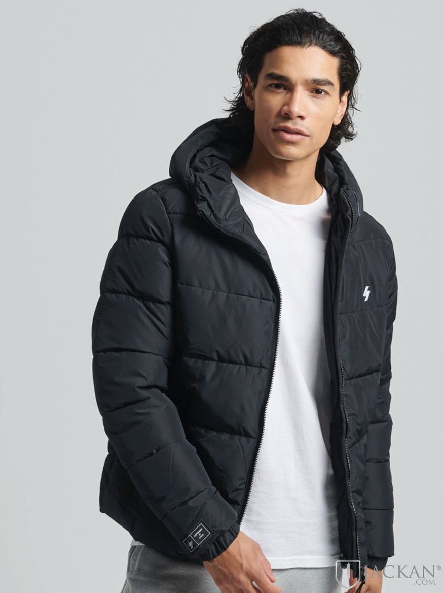 Hooded Sports Puffer Jacket i svart från Superdry | Jackan.com