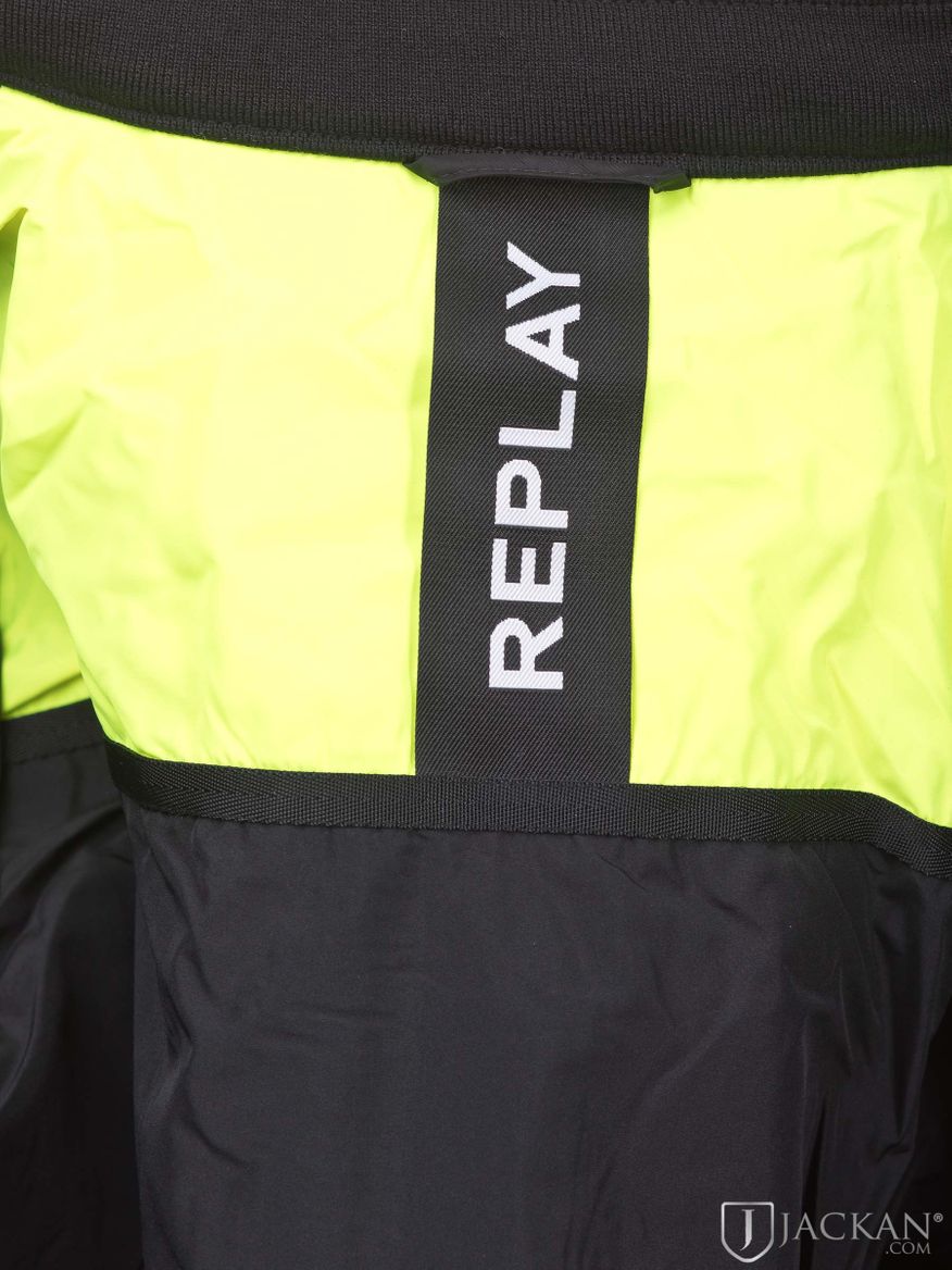Jacket Recycled Poly Twill i svart från Replay | Jackan.com
