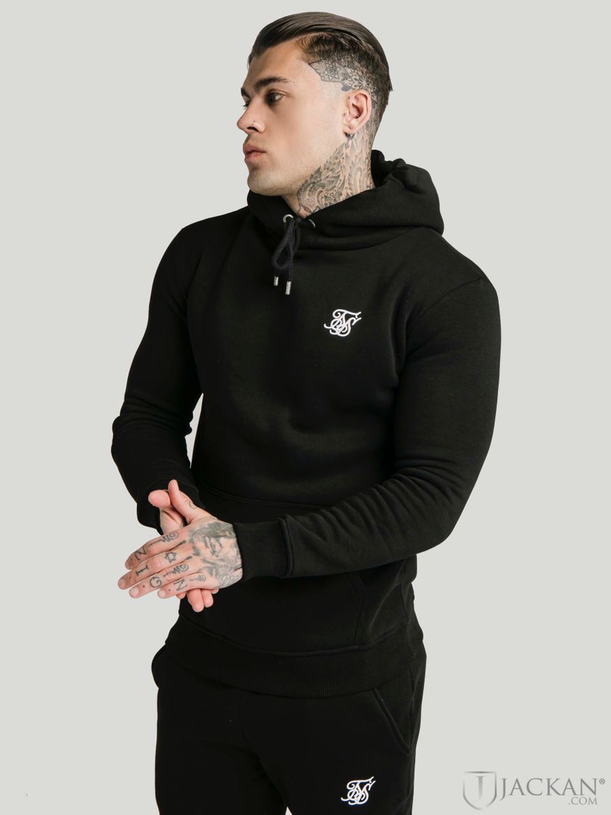 Muscle Fit Overhead Hoodie i svart från SikSilk | Jackan.com