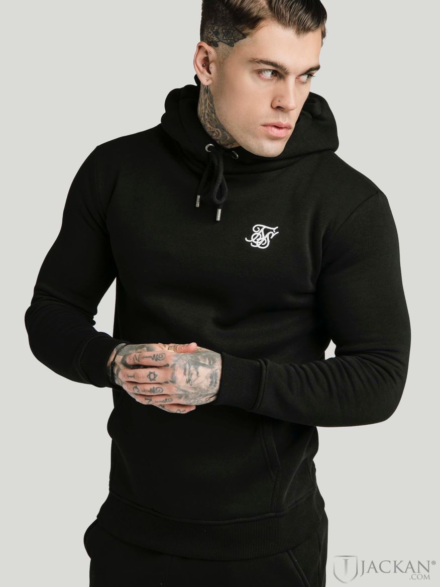 Muscle Fit Overhead Hoodie i svart från SikSilk | Jackan.com