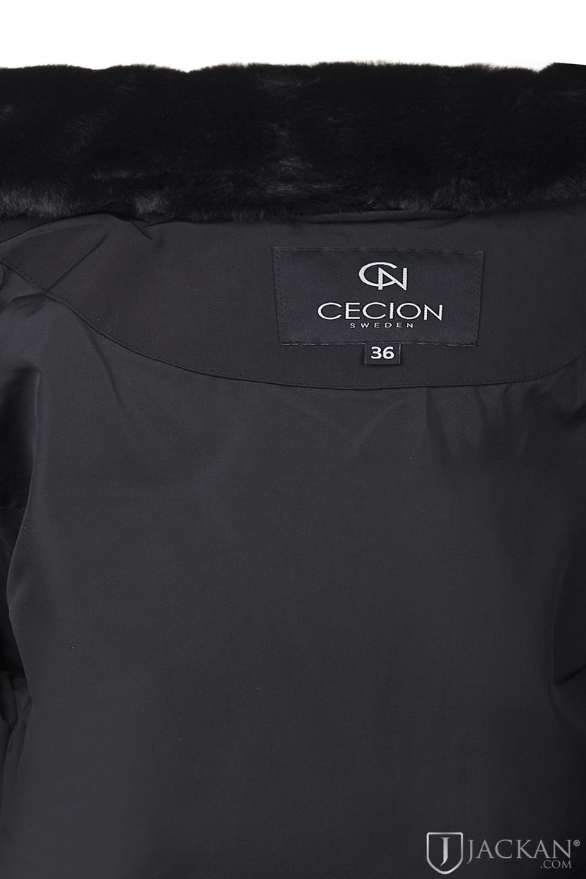 Chamonix X i svart med naturfärgad päls från Cecion | Jackan.com