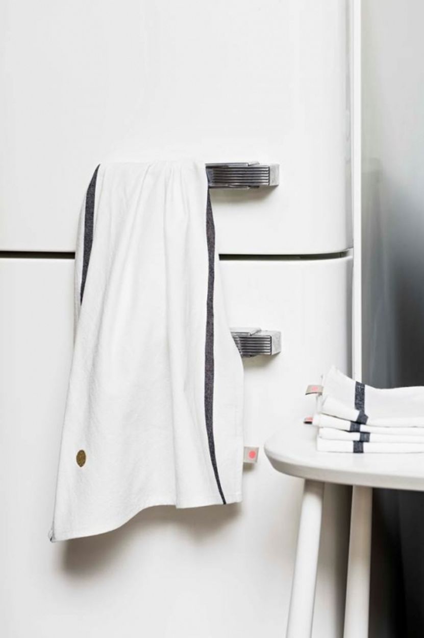 K&ouml;kshandduk vit med kant